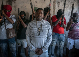 La Policía haitiana asegura que destruyó una casa del líder criminal 'Barbecue'