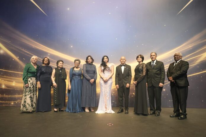 Ministerio-Publico-entrega-Premio-al-Merito-a-diez-fiscales-de-amplia-trayectoria-scaled