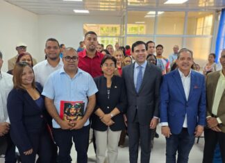 Roberto Ángel Salcedo encabeza conversatorio estudiantil, presenta la Feria Regional del Libro y entrega instrumentos musicales en Dajabón