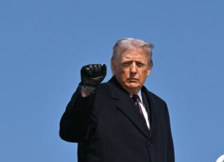 Trump descarta al hijo del sah para asumir mando en Irán: "Alguien de dentro sería más apropiado"