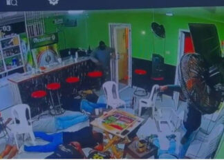 Policía apresa a dos de cuatro presuntos asaltantes de colmado en Navarrete