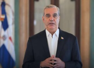 Luis Abinader dice hay unas 70 personas que tienen "muchas fichas"; pide se entreguen