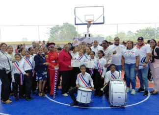 Distrito Educativo 13-04 celebra con éxito el Festival Distrital de Marcha Escolar 2025-2026