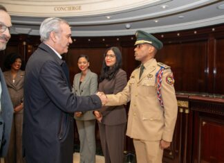 Abinader llega a París para reunirse con Macron y participar en Foro Global Anticorrupción e Integridad