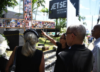 Homenajes y muestras de apoyo fueron parte del acto conmemorativo por tragedia Jet Set