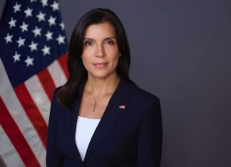 Embajadora de EE.UU en RD critica cumbre convocada por Pedro Sánchez y a la que asistió Antoliano Peralta