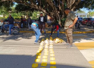 Alcaldía de Dajabón instala reductores de velocidad en la intersección Víctor Manuel Abreu con Beller para prevenir accidentes