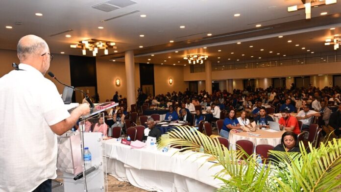 adp-propone-eliminar-la-promocion-automatica-de-estudiantes-a9d2a848-focus-0-0-896-504