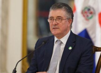 Roberto Santana desmiente rumores de intento de suicidio de Santiago Hazim; asegura está bien