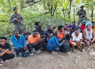 Ejército detiene a 54 indocumentados y retiene motocicletas en operativos realizados en Montecristi