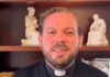 El emotivo momento de un sacerdote dominicano cantándole al papa León XIV en Madrid