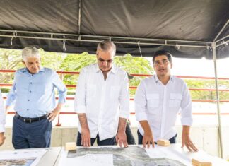 Presidente Abinader supervisa los trabajos del Monorriel de Santiago