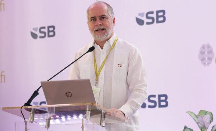 Alejandro-Fernández-W.-1140x694