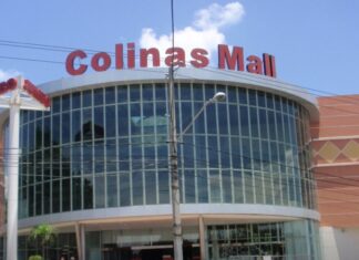 Explosión en tienda de Colina Mall deja un herido, provoca incendio y evacuación de personas