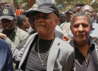 “¡El padre ha vuelto!”: Michel Martelly regresa a Haití en medio de la ovación de algunos