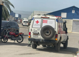 Incendio destruye nave de zona franca en Navarrete, un bombero resulta afectado