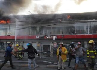 Fuego afecta la tienda china Ming Sheng en la Isabel Aguiar