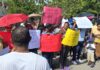 Comunitarios de Pepillo Salcedo marchan en protesta por altas facturas de Edenorte