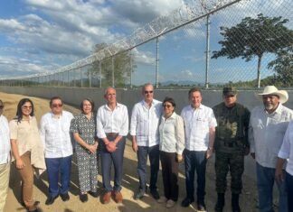 Presidentes de República Dominicana y Honduras recorren la verja fronteriza en Dajabón