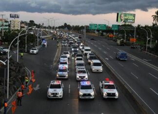 Caída de árbol deja varios heridos en autopista Las Américas
