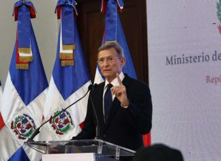 Roberto Álvarez renunció al Mirex tras seis años al frente de la política exterior