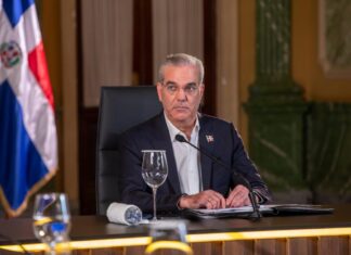 Gobierno busca “bajen los precios” de las telecomunicaciones y generar mayor competencia, afirma Abinader