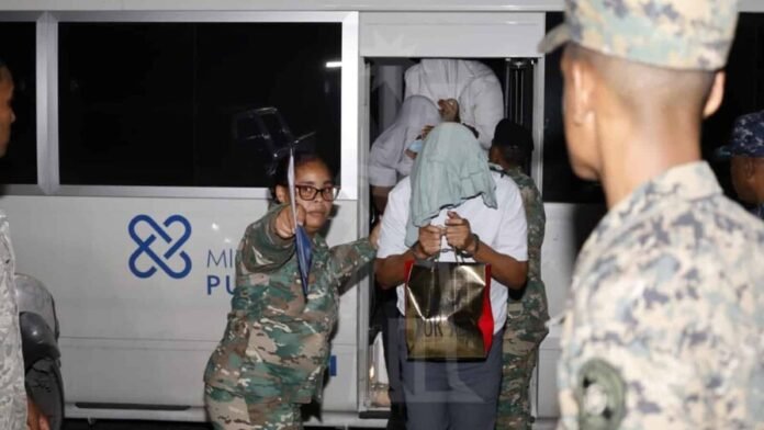 caso-senasa-20-trasladan-20-detenidos-a-ciudad-nueva-25d1ce83-focus-0-0-896-504