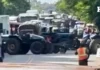 Dueños de tractores agrícolas bloquean vías en San Juan; exigen al Gobierno pago de presunta deuda